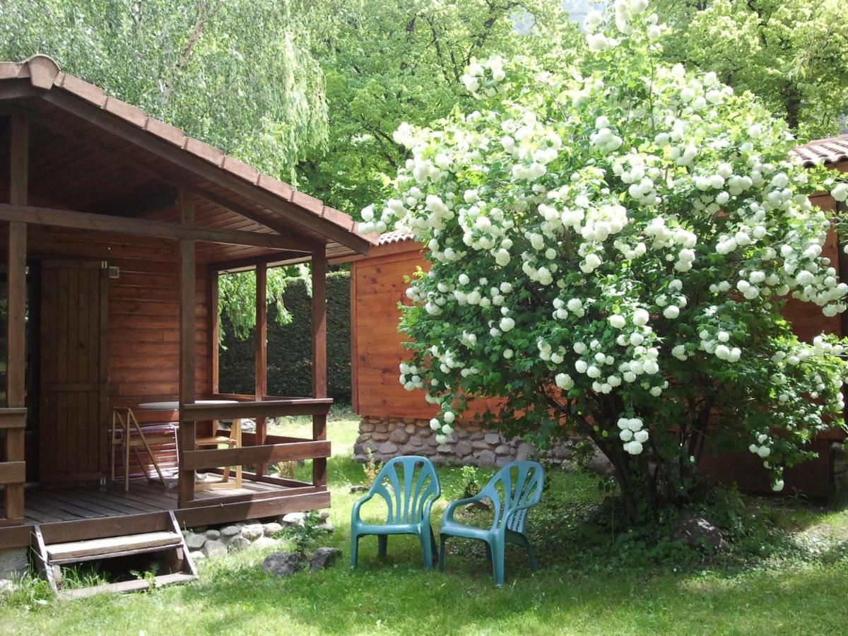 Les Chalets Quazemi A Casteil Exterior photo